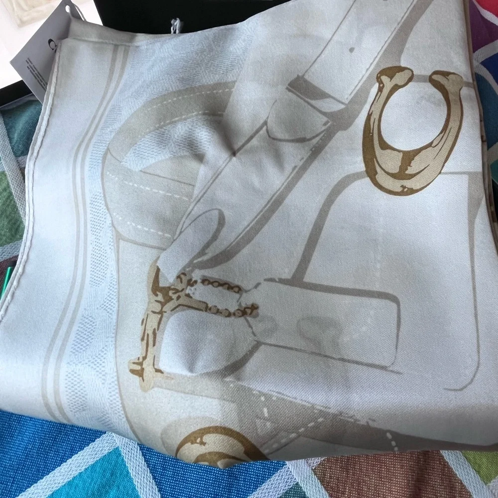 🪷 COACH TABBY BAG PRINT SILK SQUARE  SCARF 🪷 NWT 🪷 - Picture 5 of 16